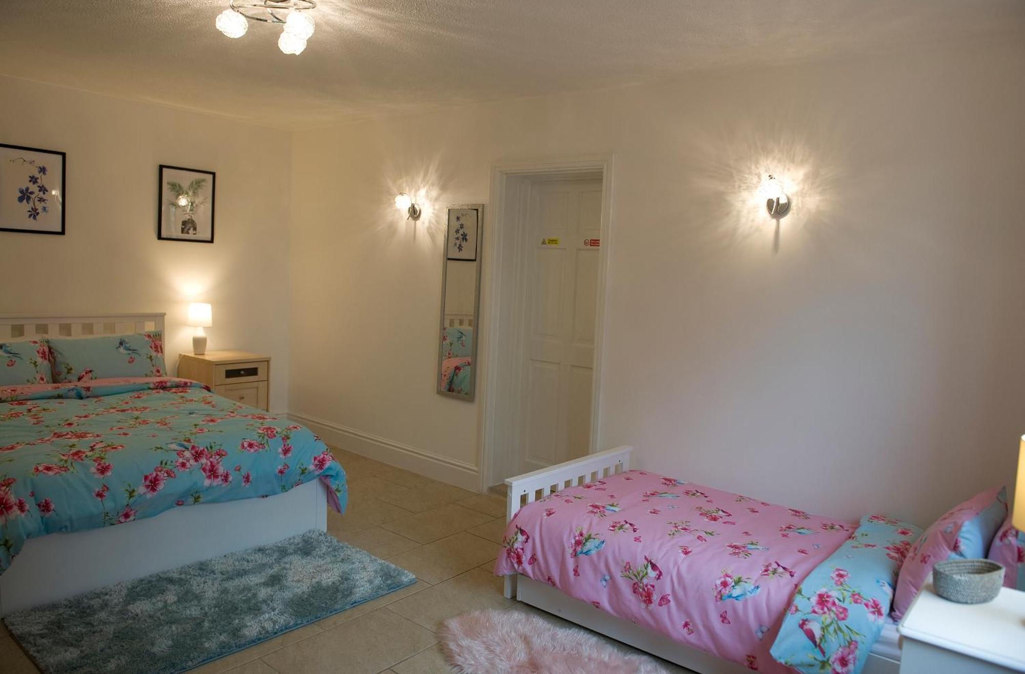 Mountain View Apartment - Short Drive To Beaches Bryngwran Kültér fotó