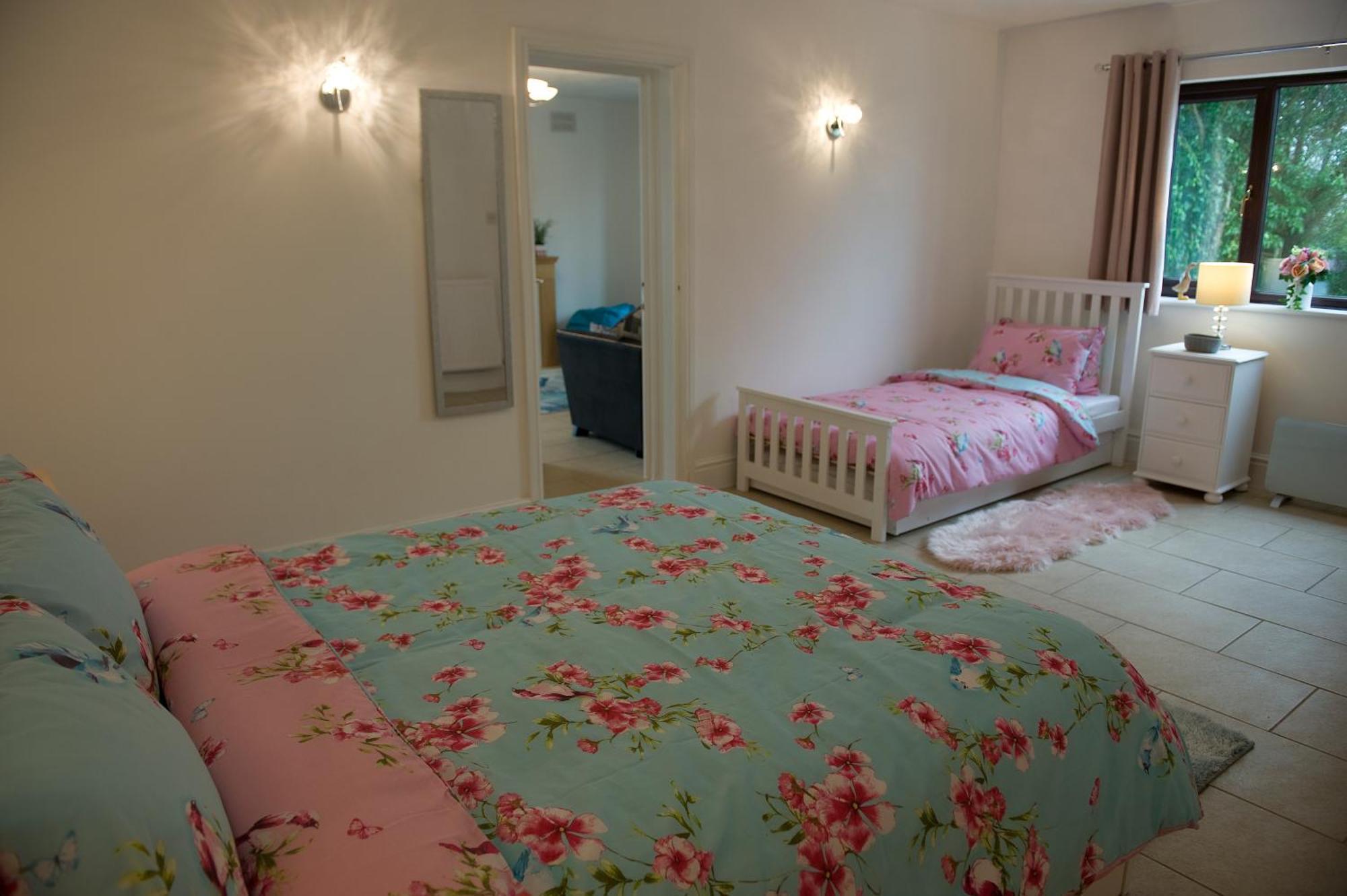 Mountain View Apartment - Short Drive To Beaches Bryngwran Kültér fotó